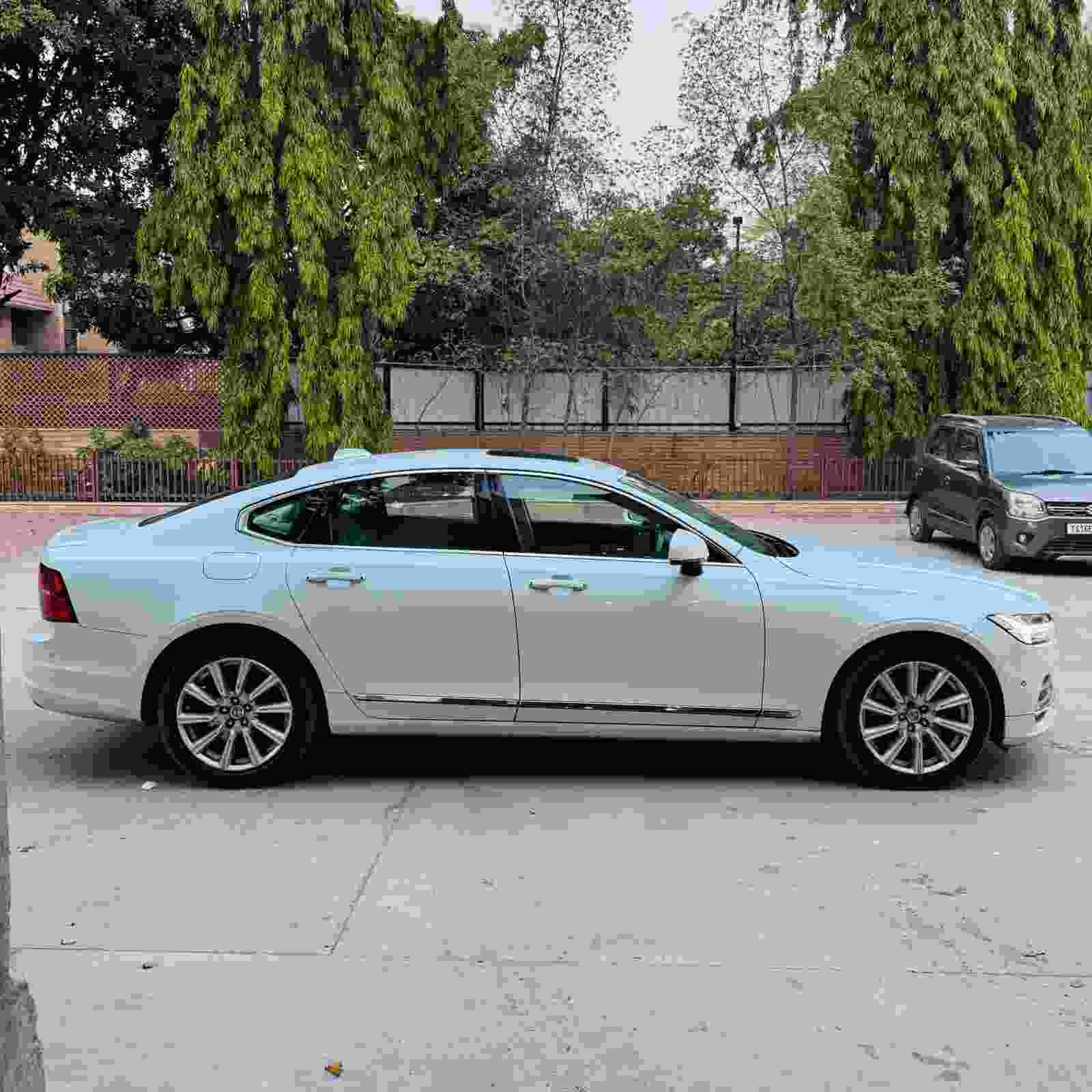 Volvo S90 Diesel Automatic 2017 - Image 2